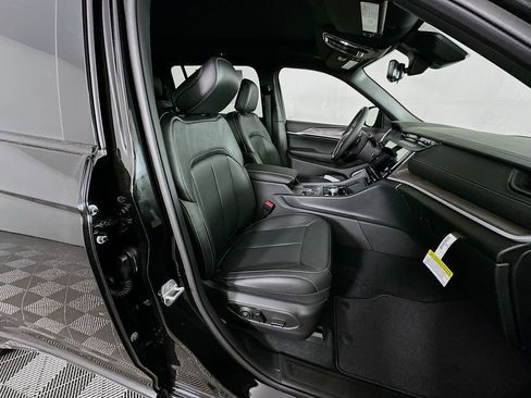 New 2026 Jeep Grand Cherokee L Limited AWD/4WD image 38