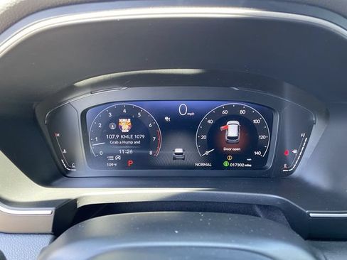 Certified 2025 Honda Pilot Black Edition image 32