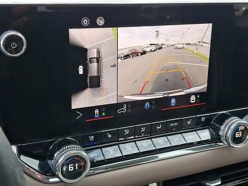 Used 2025 GMC Canyon Denali AWD/4WD image 16