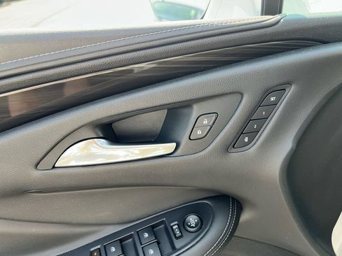 Used 2020 Buick Envision Essence AWD/4WD image 19