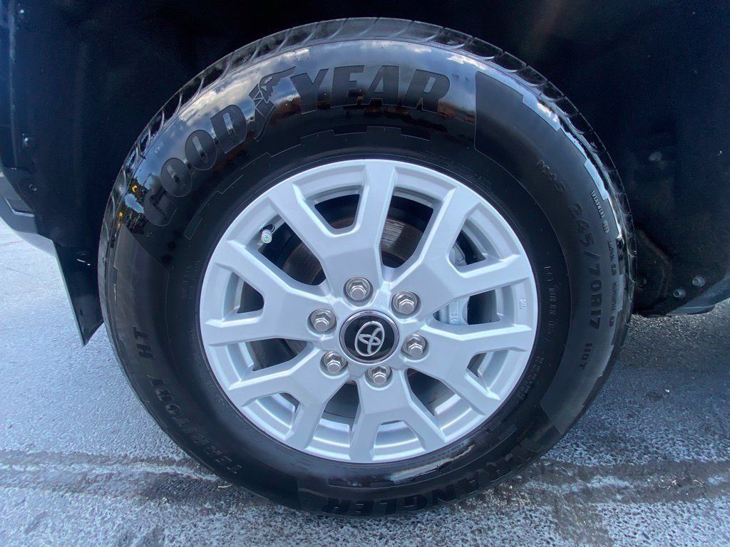 Used 2025 Toyota Tacoma SR RWD image 29