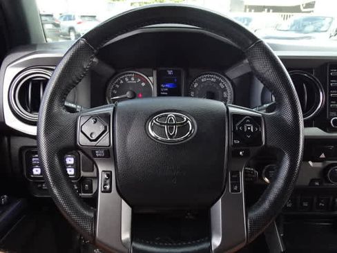 Used 2022 Toyota Tacoma TRD Off-Road w/ Technology Package RWD image 25