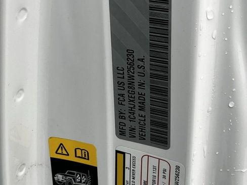 Used 2022 Jeep Wrangler Unlimited Sahara image 36