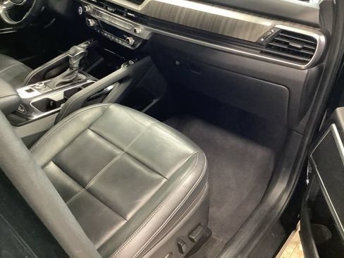 Used 2024 Kia Telluride EX w/ EX Captain's Chair Package AWD/4WD image 23