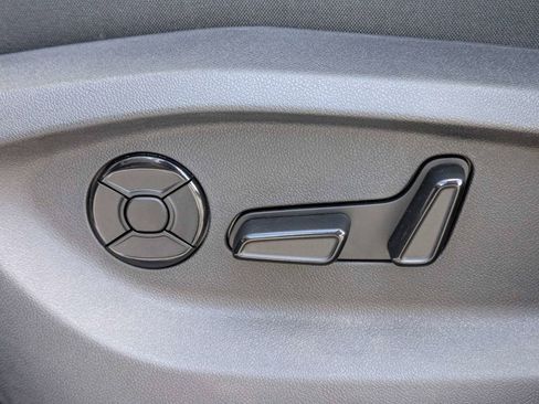 New 2026 Volkswagen Tiguan SE FWD image 26