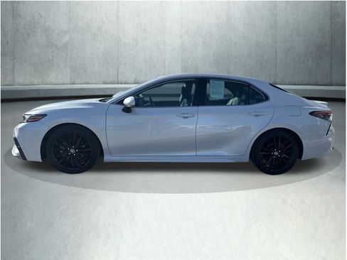 Used 2022 Toyota Camry XSE w/ Navigation Package image 2