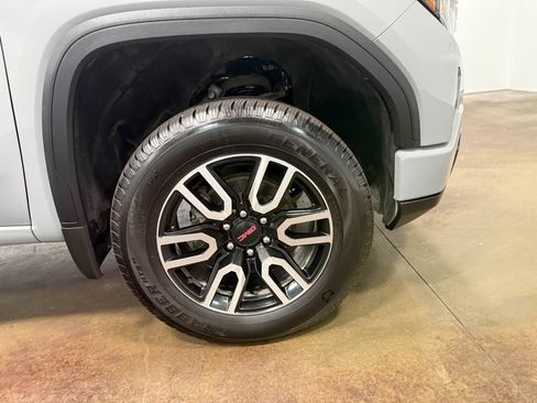 Used 2025 GMC Sierra 1500 AT4 w/ AT4 Preferred Package AWD/4WD image 86