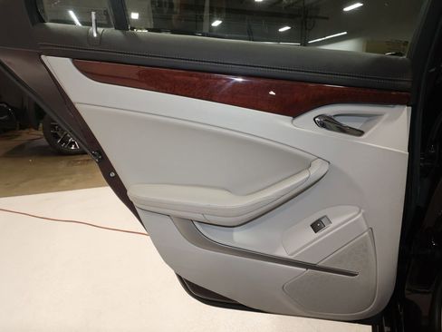 Used 2010 Cadillac CTS Luxury image 11