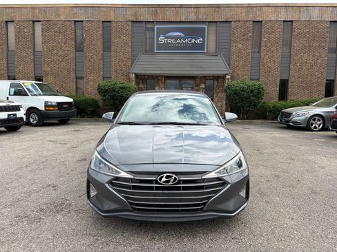 Used 2020 Hyundai Elantra SE w/ Cargo Package (C1) FWD image 2