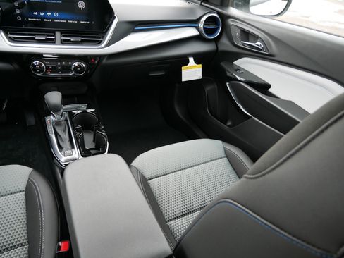 New 2026 Chevrolet Trax LT w/ Driver Confidence Package image 15