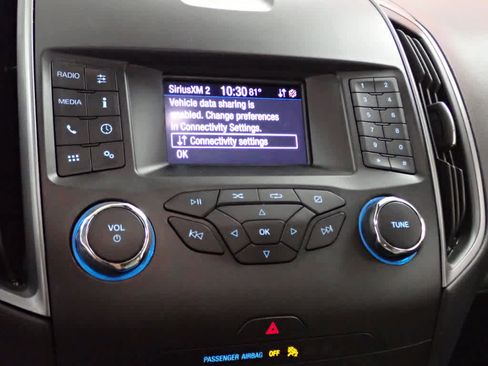 Used 2019 Ford Edge SE image 17