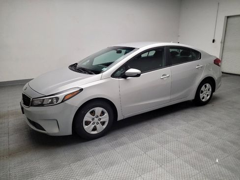 Used 2017 Kia Forte LX FWD image 2