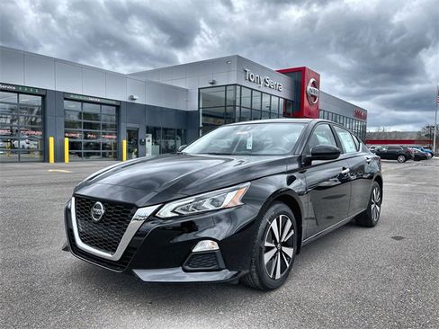 Certified 2022 Nissan Altima 2.5 SV w/ SV Premium Package image 1