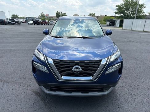 Used 2023 Nissan Rogue SV FWD image 2