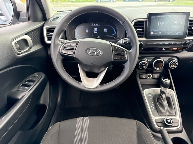 Used 2024 Hyundai Venue SEL FWD image 19