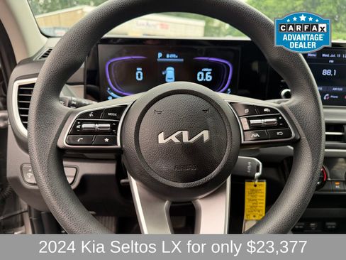 Used 2024 Kia Seltos LX AWD/4WD image 10