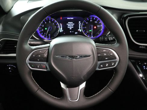 New 2026 Chrysler Pacifica Select image 17