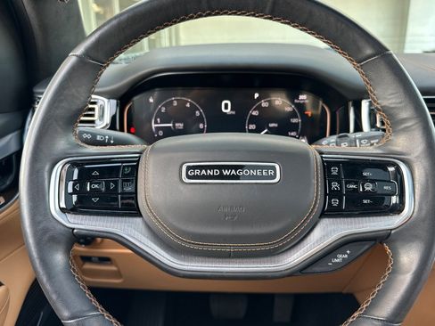 Used 2022 Jeep Grand Wagoneer Series III w/ Rear Seat Video Group 1 AWD/4WD image 26