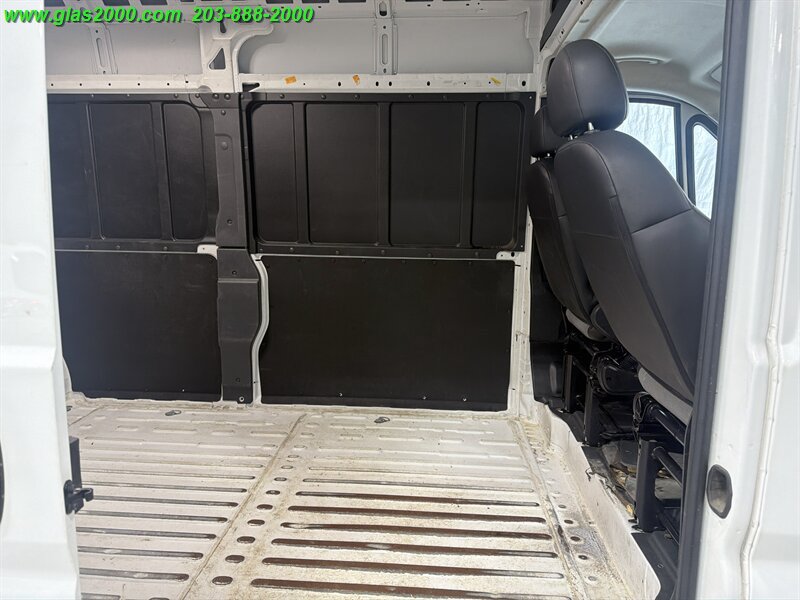 Used 2024 RAM ProMaster 2500 w/ Convenience Group FWD image 15