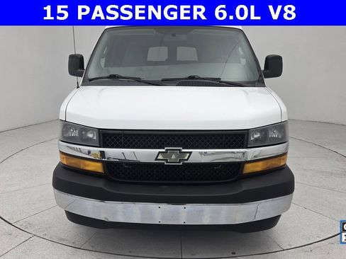 Used 2018 Chevrolet Express 3500 LT w/ LT Preferred Equipment Group image 8