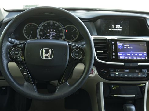 Used 2016 Honda Accord EX image 17