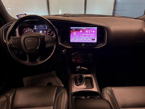 Used 2022 Dodge Charger SXT w/ Blacktop Package image 9