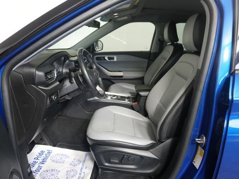 Used 2021 Ford Explorer XLT w/ Equipment Group 202A AWD/4WD image 25