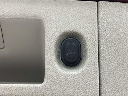 Used 2015 Cadillac Escalade Premium AWD/4WD image 28