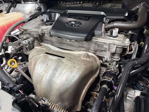 Used 2013 Toyota RAV4 XLE image 28