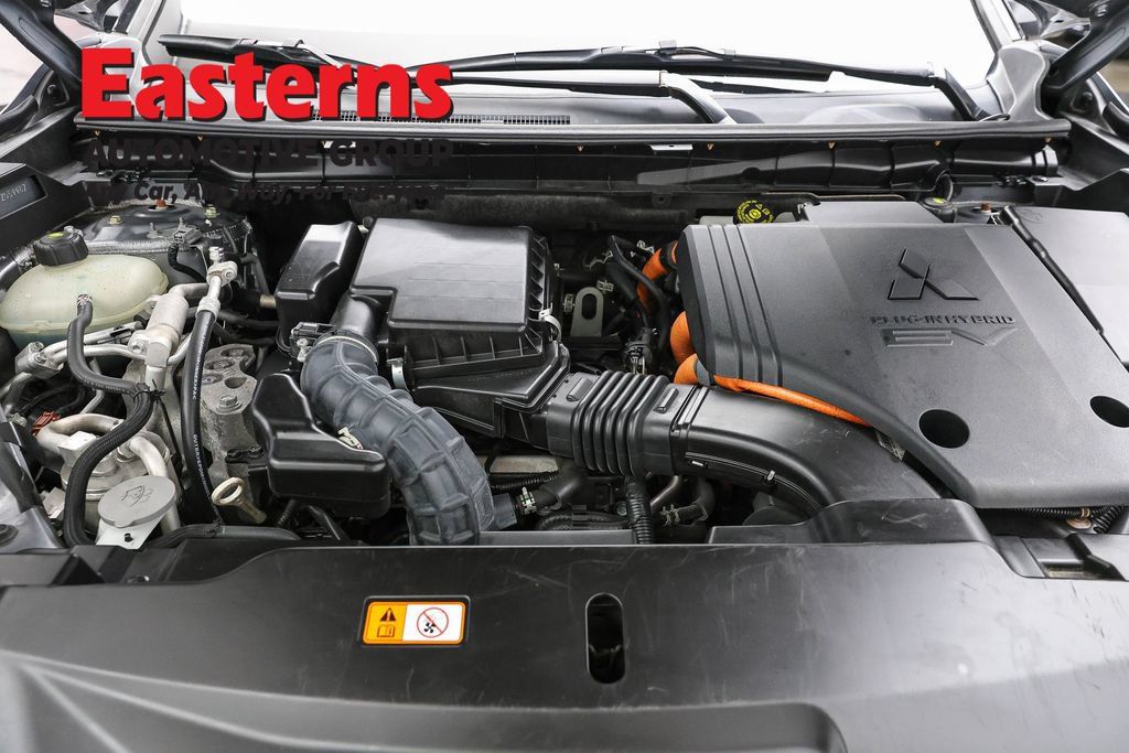 Used 2023 Mitsubishi Outlander SE AWD/4WD image 9