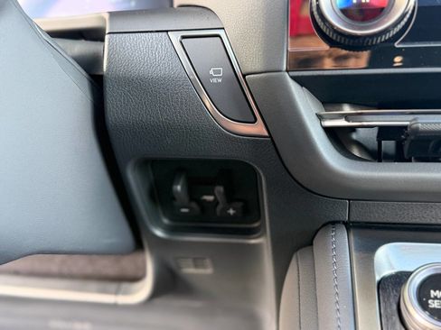 Used 2024 Lexus GX 550 image 25