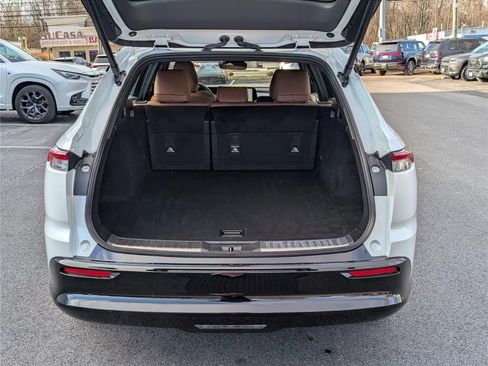 Used 2025 Toyota Crown Signia image 13