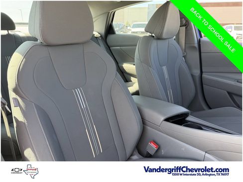 Used 2025 Hyundai Elantra SEL FWD image 23