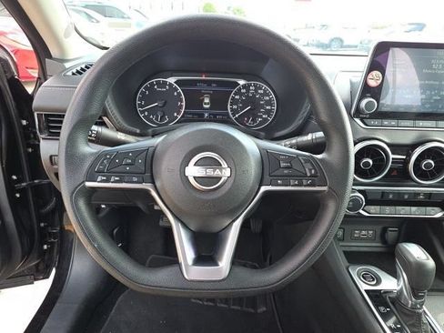 Used 2024 Nissan Sentra SV FWD image 7