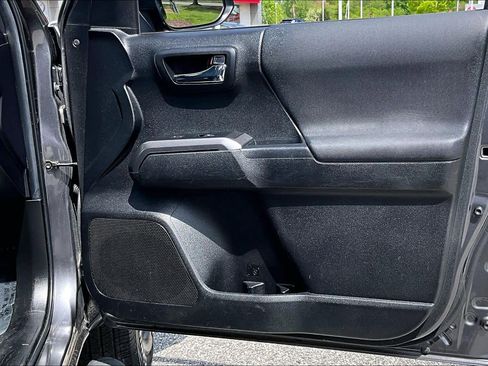 Used 2023 Toyota Tacoma TRD Off-Road image 21