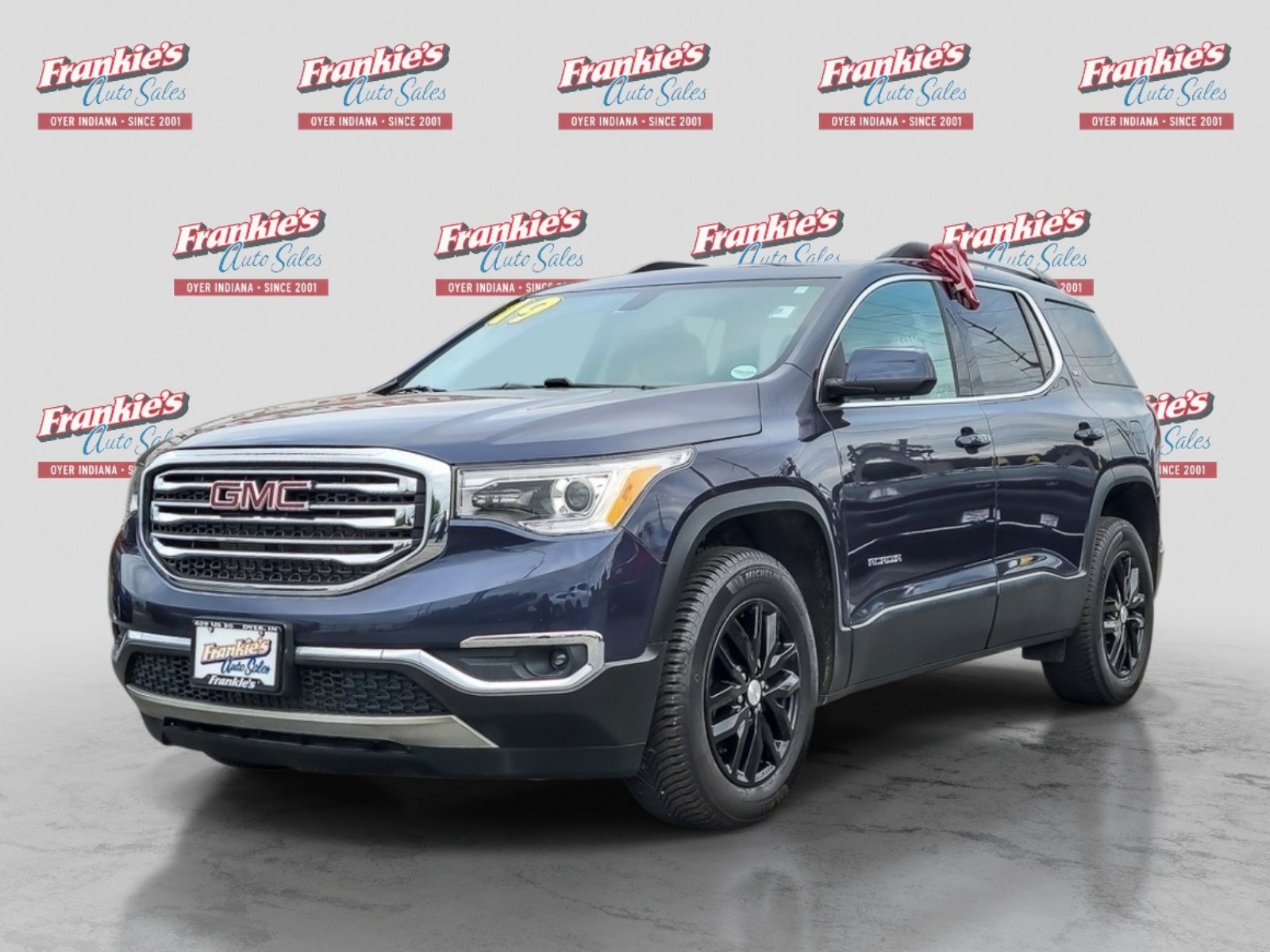 Used 2019 GMC Acadia SLT FWD image 1