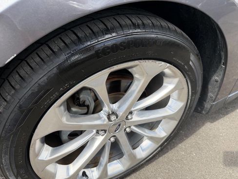 Used 2013 Ford Taurus Limited FWD image 18