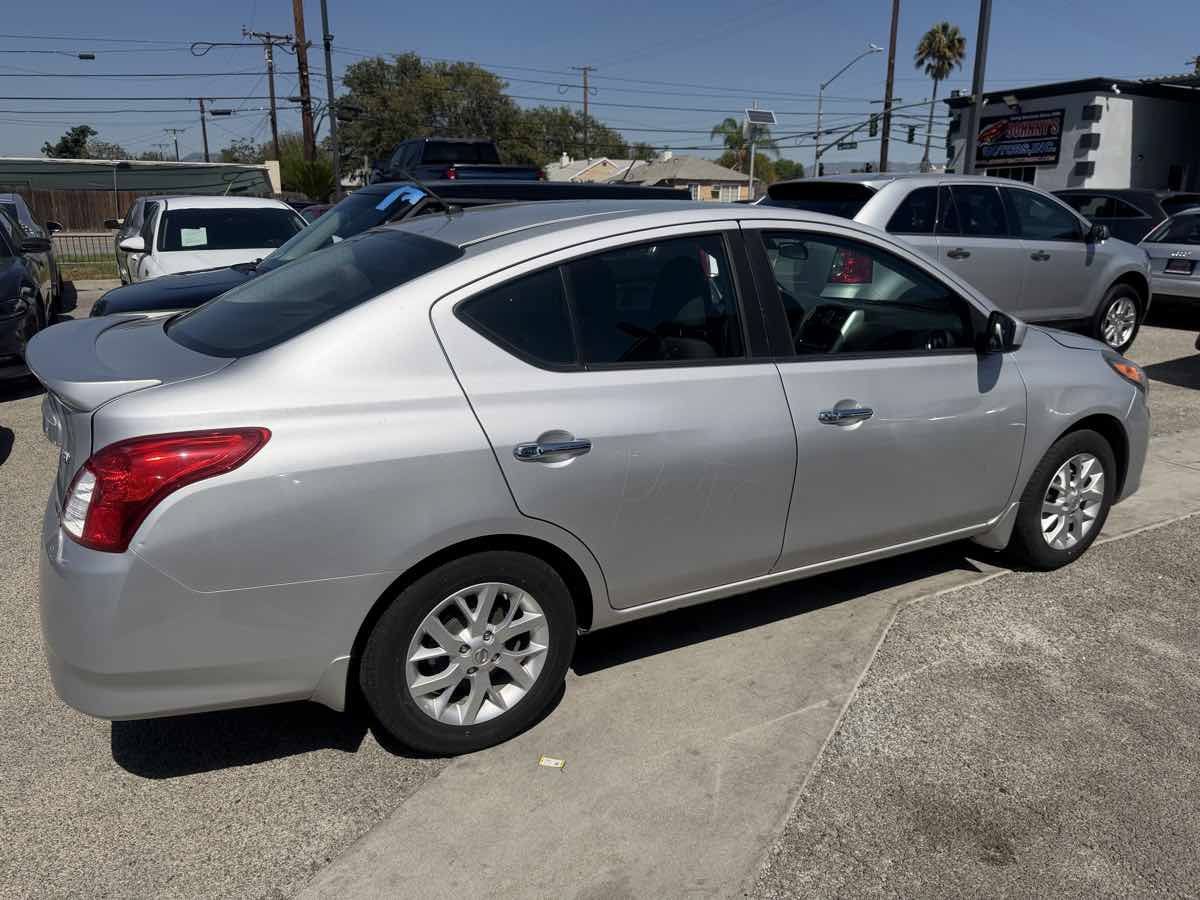 Used 2015 Nissan Versa SV w/ SV Appearance Package FWD image 6