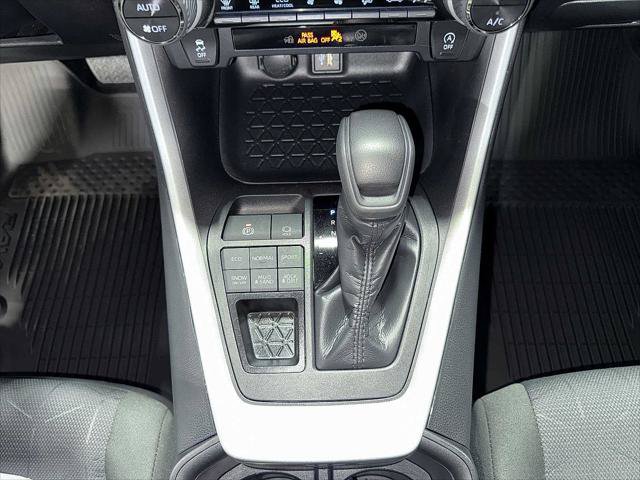Certified 2025 Toyota RAV4 XLE AWD/4WD image 30