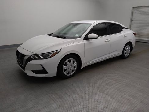 Used 2020 Nissan Sentra S FWD image 2