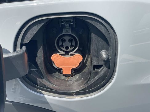 Used 2019 Chevrolet Bolt LT FWD image 29