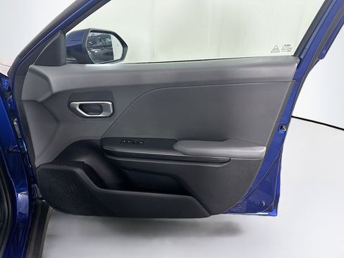 Used 2025 Kia K4 LXS image 30