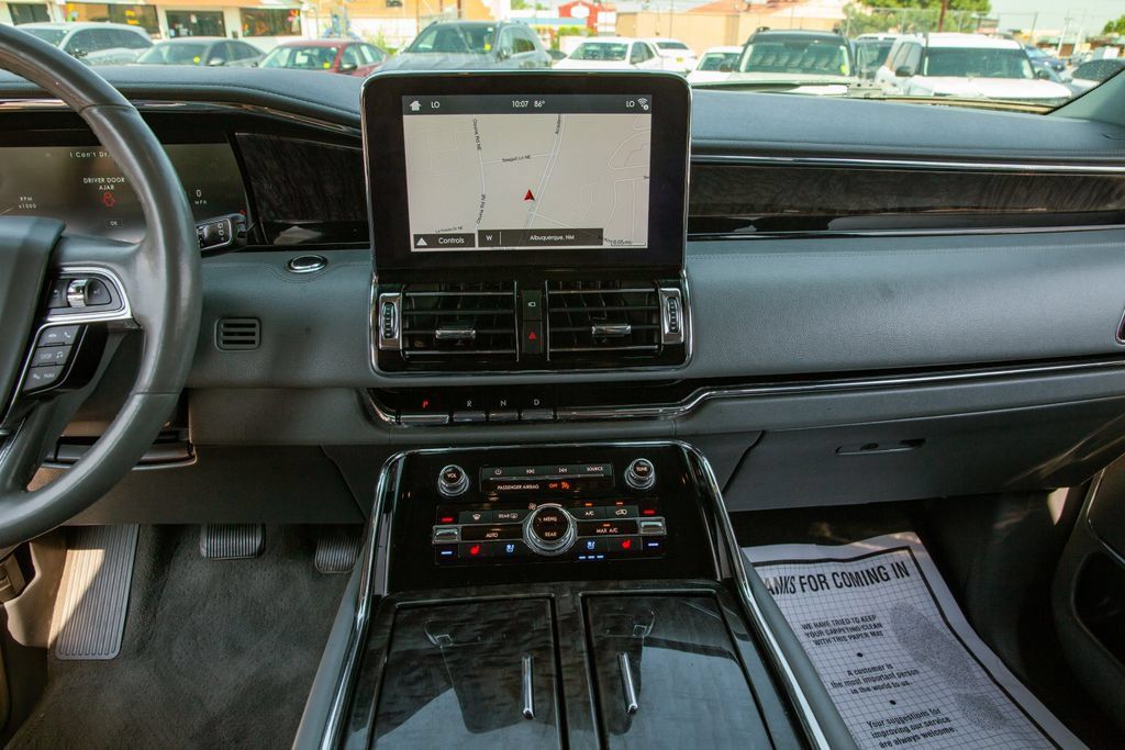Used 2019 Lincoln Navigator Select RWD image 16