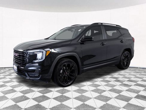 Used 2022 GMC Terrain SLE w/ Driver Convenience Package FWD image 13