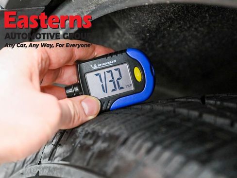 Used 2021 Ford Explorer XLT image 26