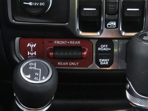 New 2025 Jeep Wrangler Unlimited Rubicon image 16