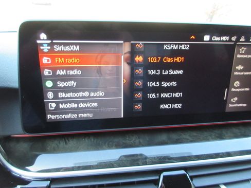 Used 2023 BMW 530e w/ M Sport Package image 65