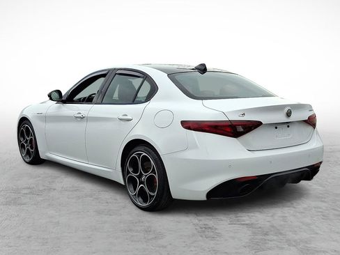 Used 2023 Alfa Romeo Giulia Veloce image 3