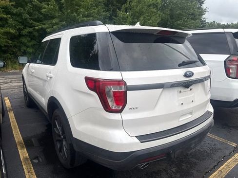 Used 2018 Ford Explorer XLT w/ Equipment Group 202A AWD/4WD image 3
