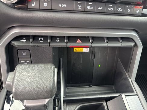 Used 2023 Toyota Tundra Platinum image 32